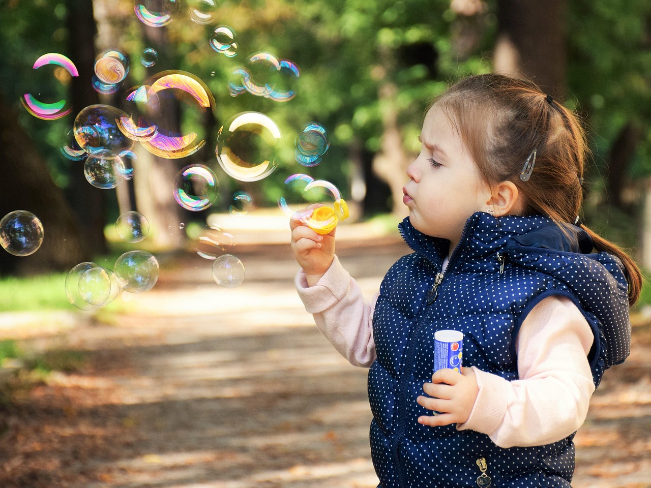 erfahren sie alles über den kinderschutz, seine bedeutung und die maßnahmen zu seiner förderung. informieren sie sich über gesetzliche rahmenbedingungen, organisationen und ressourcen, die eltern und betreuern helfen, die sicherheit und das wohlergehen von kindern zu gewährleisten.