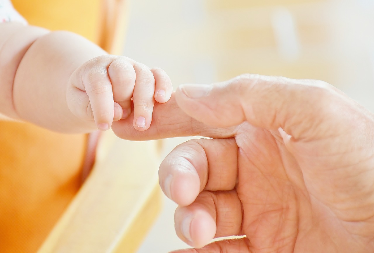 entdecken sie eine vielfältige auswahl an babybedarf, von wickeltischen bis zu kinderwagen. hochwertige und sichere produkte, die das leben mit ihrem neugeborenen erleichtern.