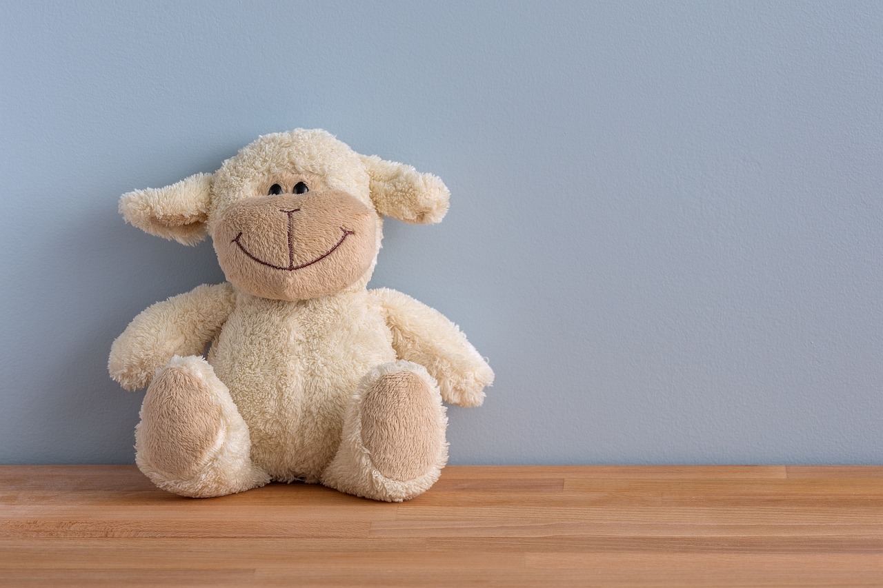 entdecken sie clevere spielzeugorganisationstipps, um das spielzeug ihrer kinder effizient zu sortieren und aufzubewahren. gestalten sie ein ordentliches und einladendes spielzimmer mit unseren praktischen ideen!