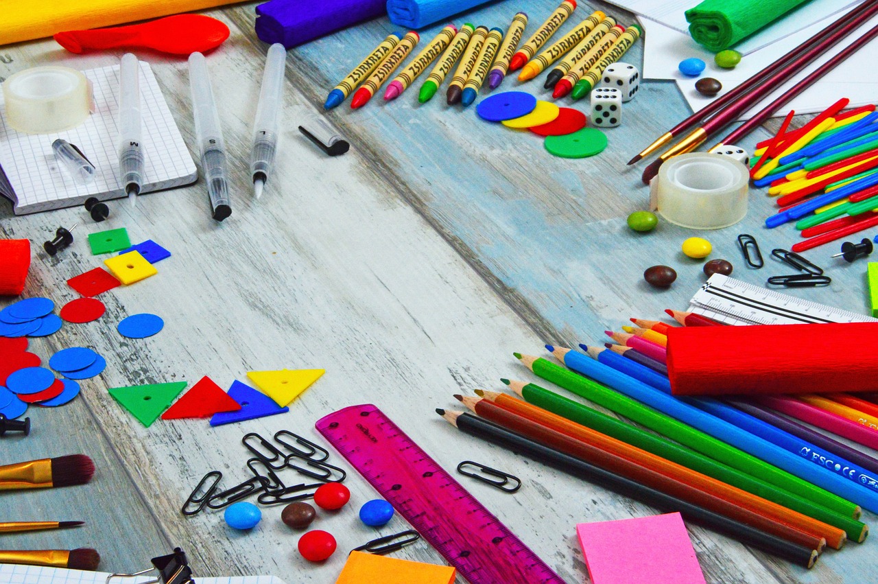 entdecken sie unsere breite auswahl an schulmaterialien! von schulheften über stifte bis hin zu rucksäcken – alles, was ihre kinder für einen erfolgreichen schulstart benötigen. hochwertige produkte zu günstigen preisen!