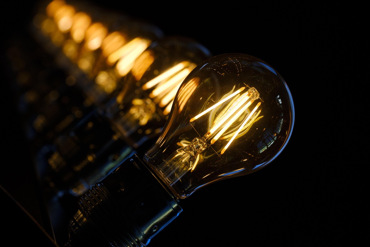 entdecken sie die neuesten trends in der beleuchtung! von eleganten stehlampen bis hin zu modernen deckenleuchten - finden sie die perfekte lichtlösung für ihr zuhause oder büro.