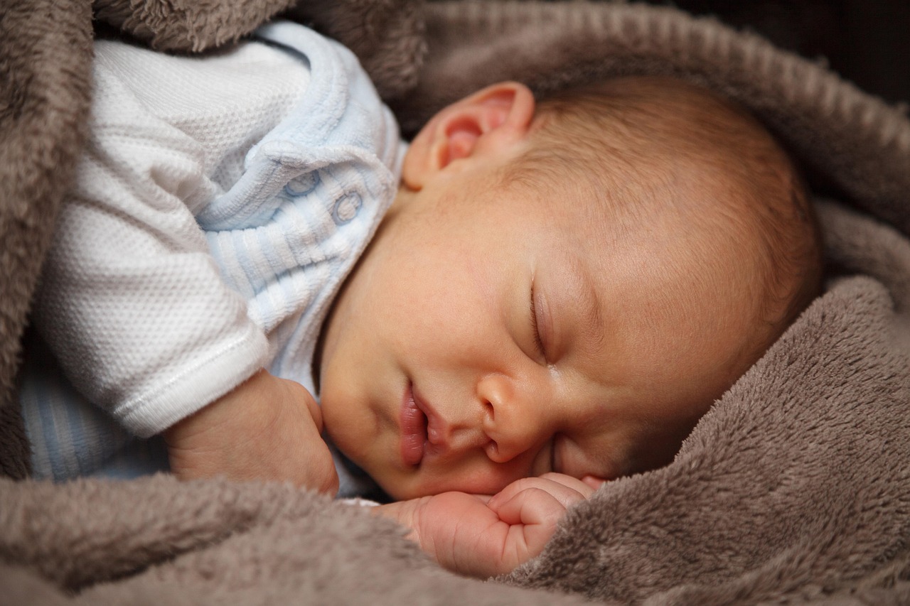 entdecken sie eine breite auswahl an hochwertiger babyausstattung, die sicherheit und komfort für ihr neugeborenes bietet. von kinderwagen bis spielzeug – alles, was sie für die ersten monate ihres babys benötigen!